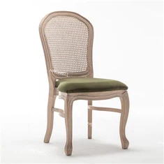 Трпезарија од ратана